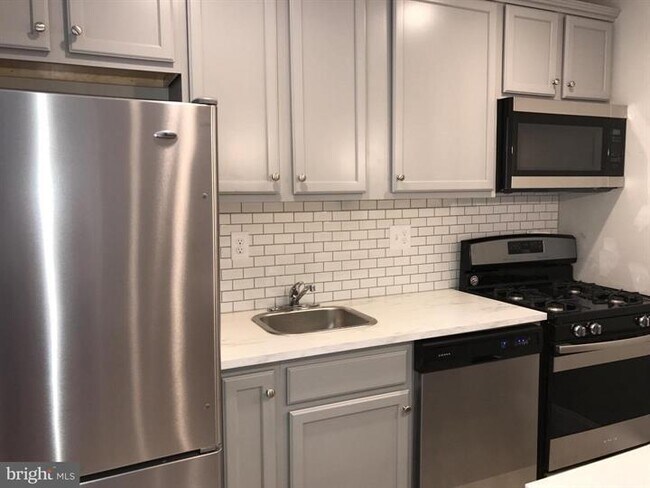 Foto del edificio - 5402 Midwood Ave