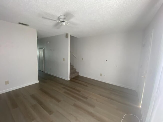 Building Photo - 3389 Northside Dr