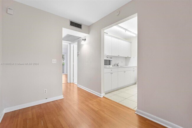 Foto del edificio - 800 SW 131st Ave