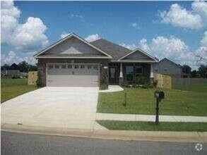 Building Photo - 9930 Summer Woods Cir N