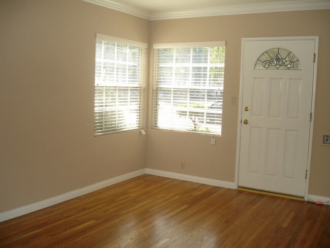 Building Photo - 4107 McFarlane Ave