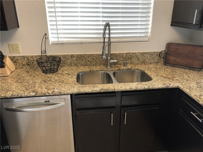 Building Photo - 2200 S Fort Apache Rd