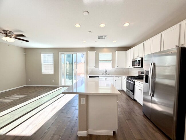 Building Photo - HIVE SUMMER MOVE-IN SPECIAL: NEWER 2024 BUILD | GATED COMMUNITY | SOLAR INCLUDED