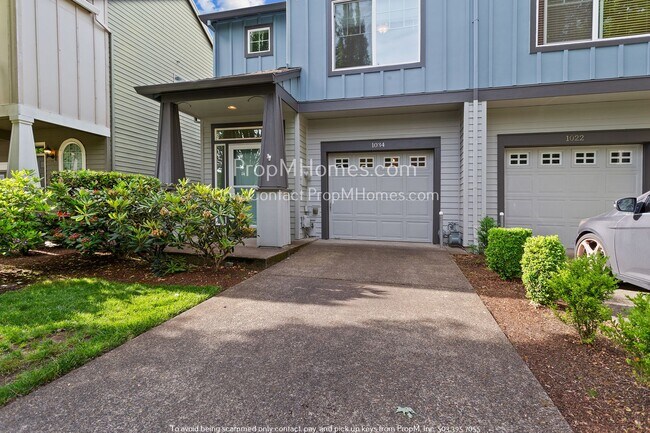 Building Photo - Charming Three Bedroom, Two and Half Bath ...