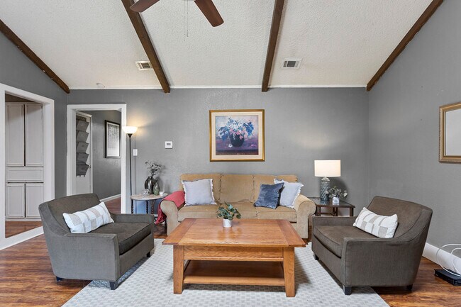 Building Photo - 1329 Andante Dr