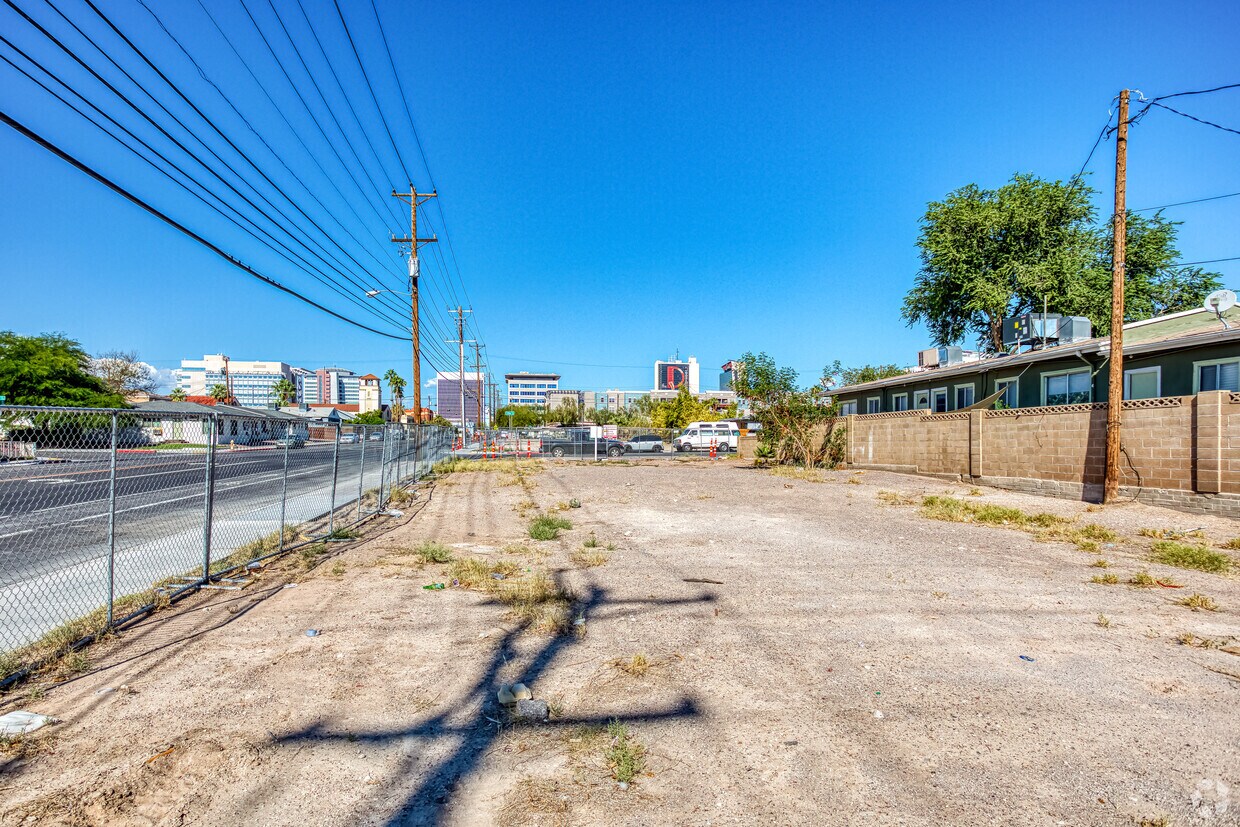demolished 10/22 - 1000 E Bridger Ave