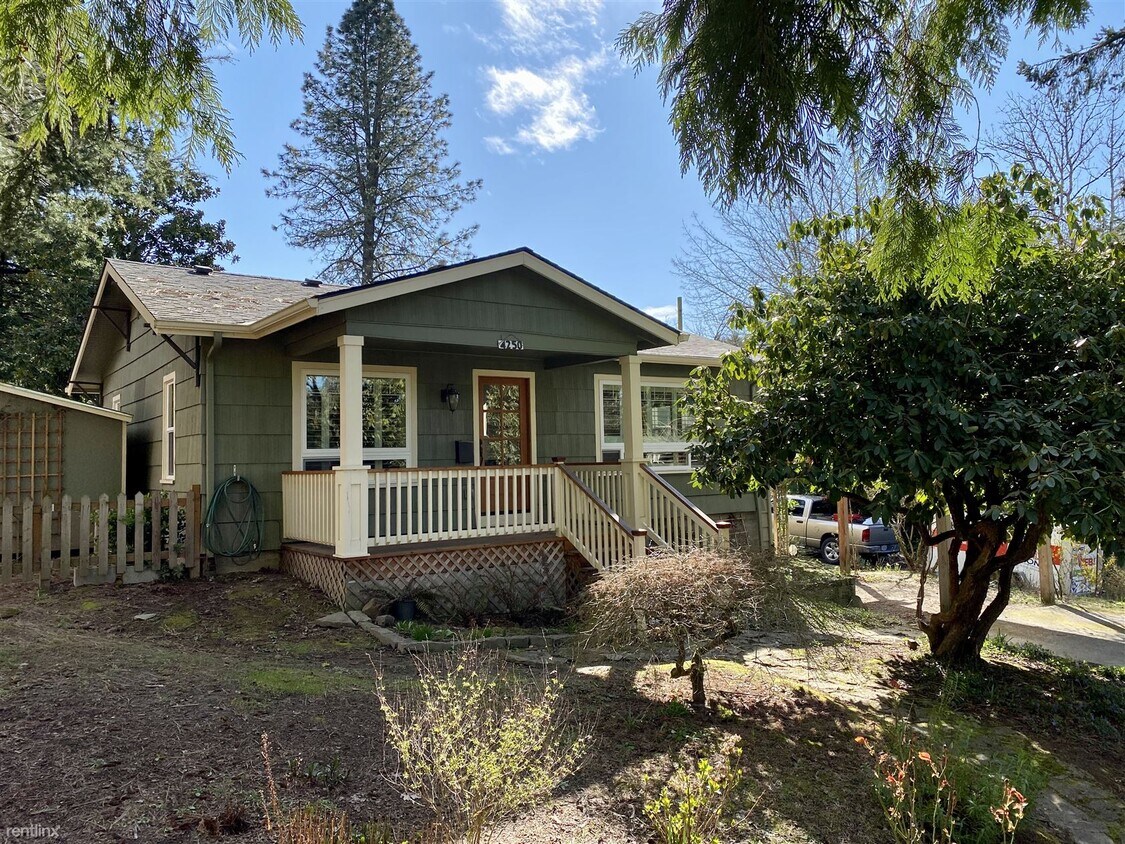 Primary Photo - 4250 SW Hume St