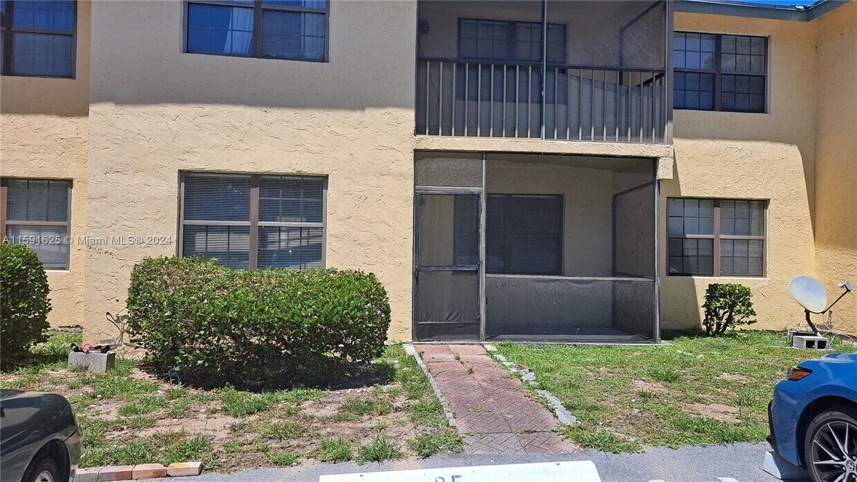 2323 Linton Ridge Cir Unit D2, Delray Beach, FL 33444 Condo for Rent