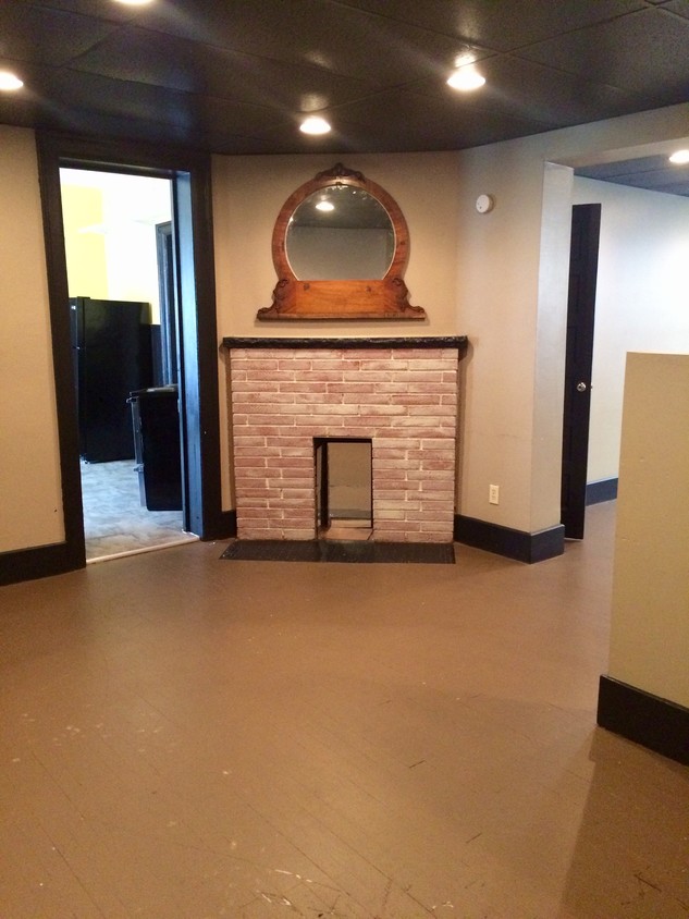 Primary Photo - 1008 Elmwood Ave