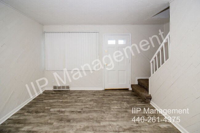 Foto del edificio - 450 Kenwood Dr