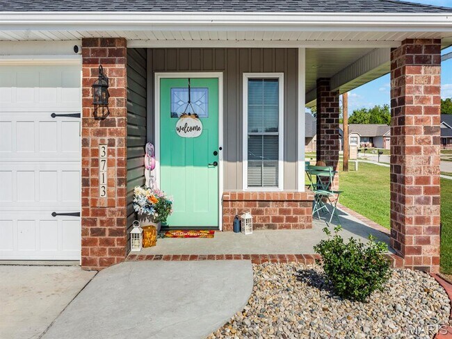 Foto del edificio - 3713 Justine Drive