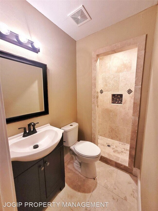 Foto del edificio - 4 br, 2 bath House - 1547 E. Ann Arbor Avenue