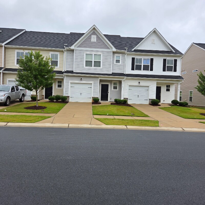 Foto del edificio - 8149 Sheffield Dr.