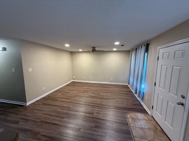Foto del edificio - Home for Rent in Benton