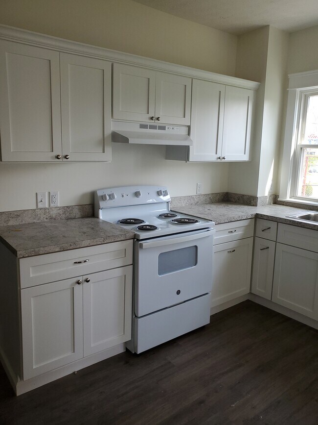 Foto del edificio - 352 31st St NW