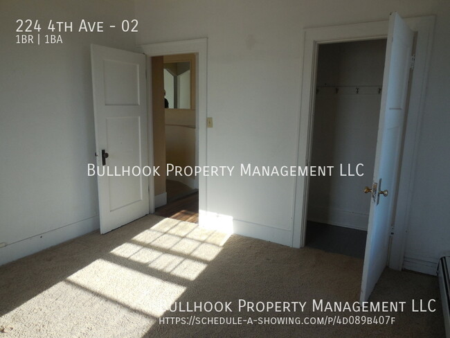 Building Photo - Updated 1 bedroom apartment located in dow...