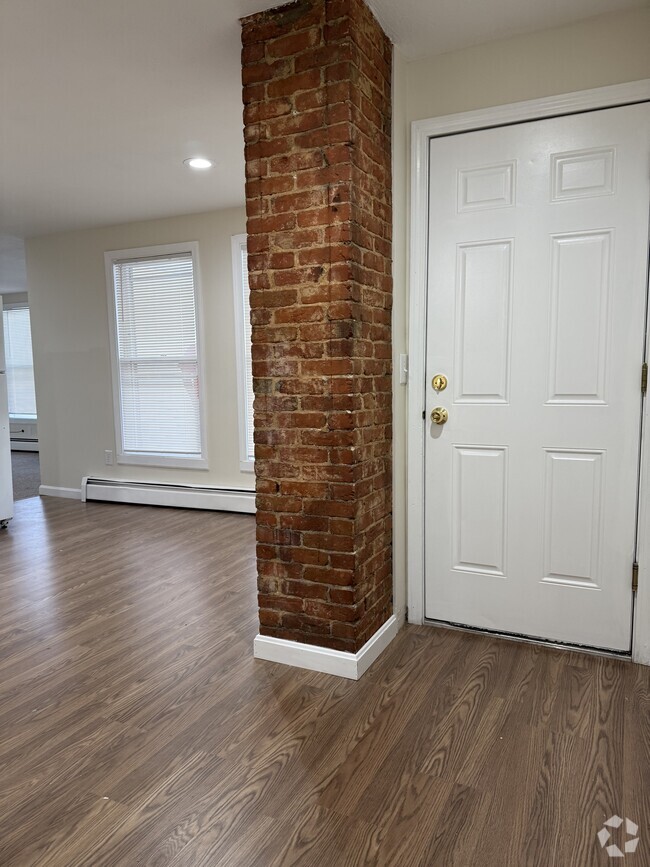 Building Photo - 404 Merrimack St