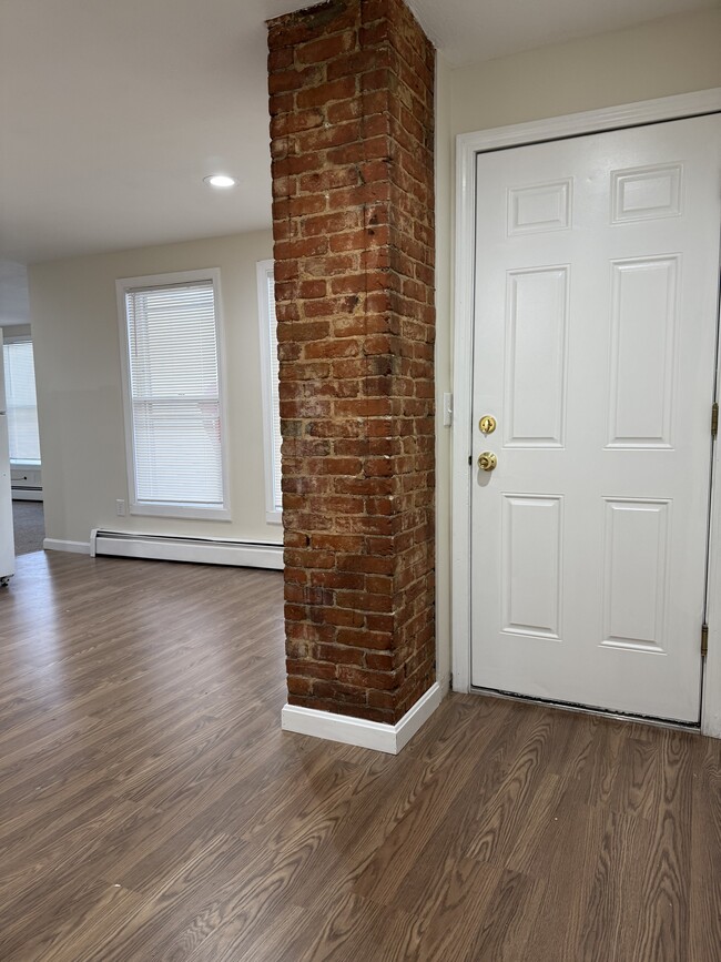 Building Photo - 404 Merrimack St