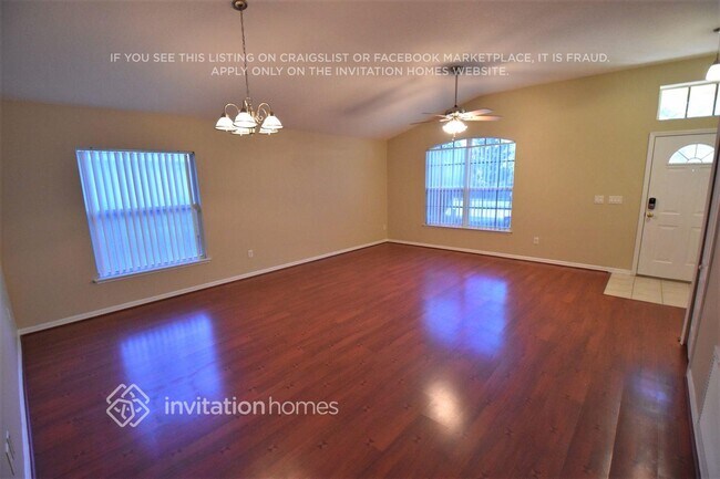 Building Photo - 2055 Golden Ivy Way