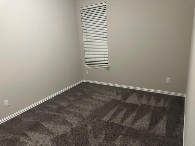 Foto del edificio - 2209 Windy Grove Dr