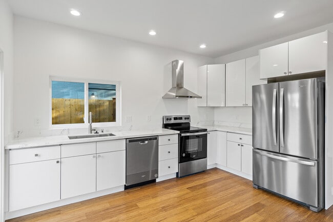Building Photo - 2611 41st Ave SW