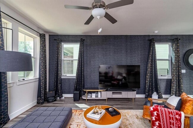 Building Photo - 7501 Travertine Spring Dr