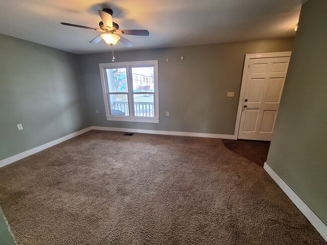 Living Room - 1552 Gallagher St