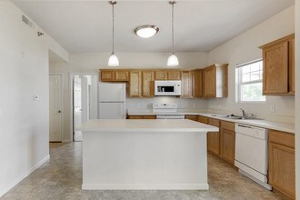 Building Photo - Mansions at Jordan Creek