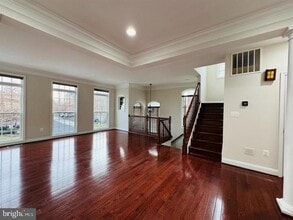 Building Photo - 25550 Oak Medley Terrace