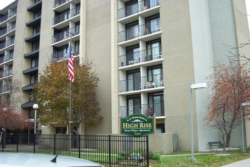Primary Photo - Senior High Rise
