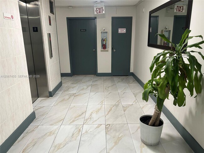 Foto del edificio - 1250 NE 125th St