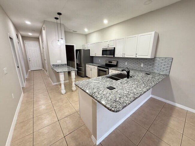 Foto del edificio - 3/2.5 Townhome in St Cloud-AVAILABLE NOW