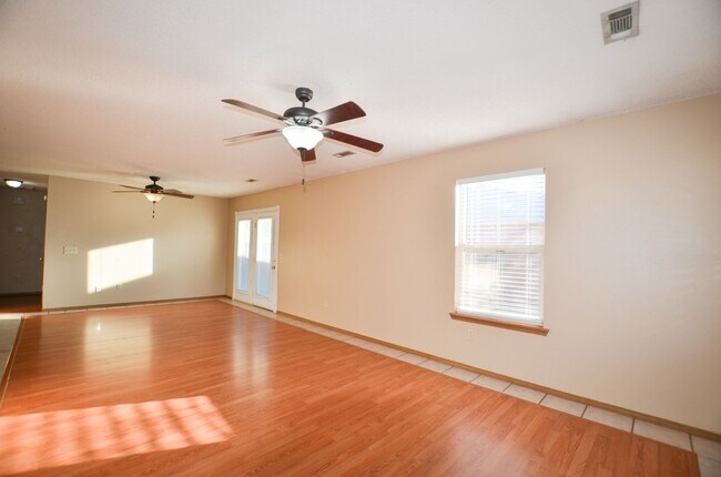 Building Photo - 1482-1484 N Dawn Drive