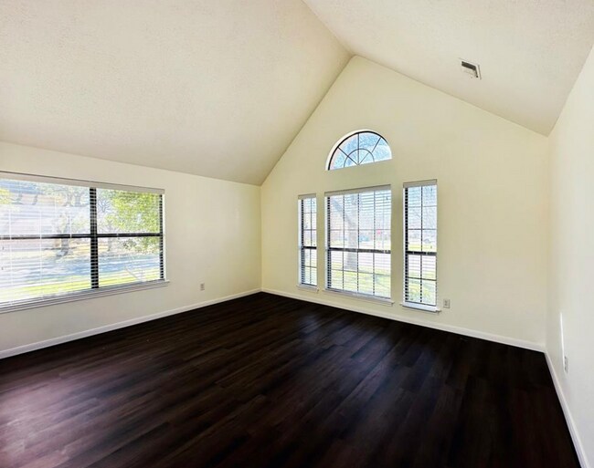 Foto del edificio - 306 Applewood Dr