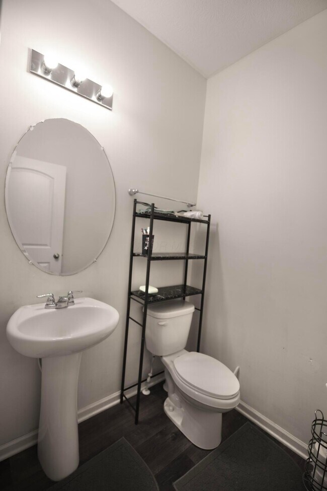 Foto del edificio - 216 Old Bay Dr