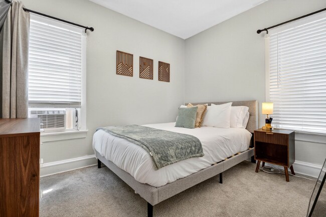 Foto del edificio - 1561 Cordova Ave