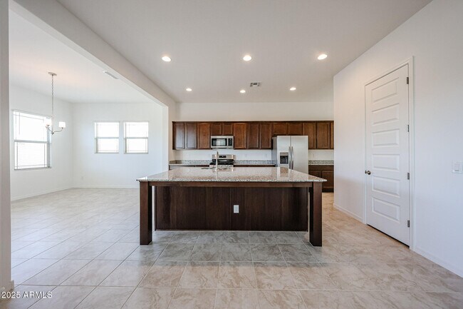 Foto del edificio - 25110 N 75th Ln