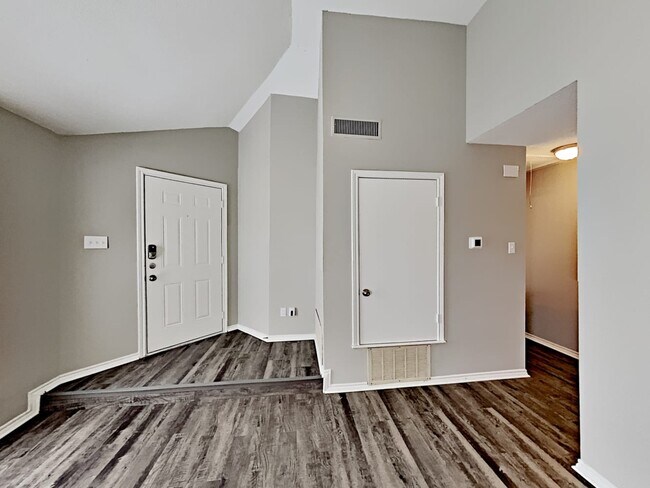 Building Photo - 614 Snapdragon Trl