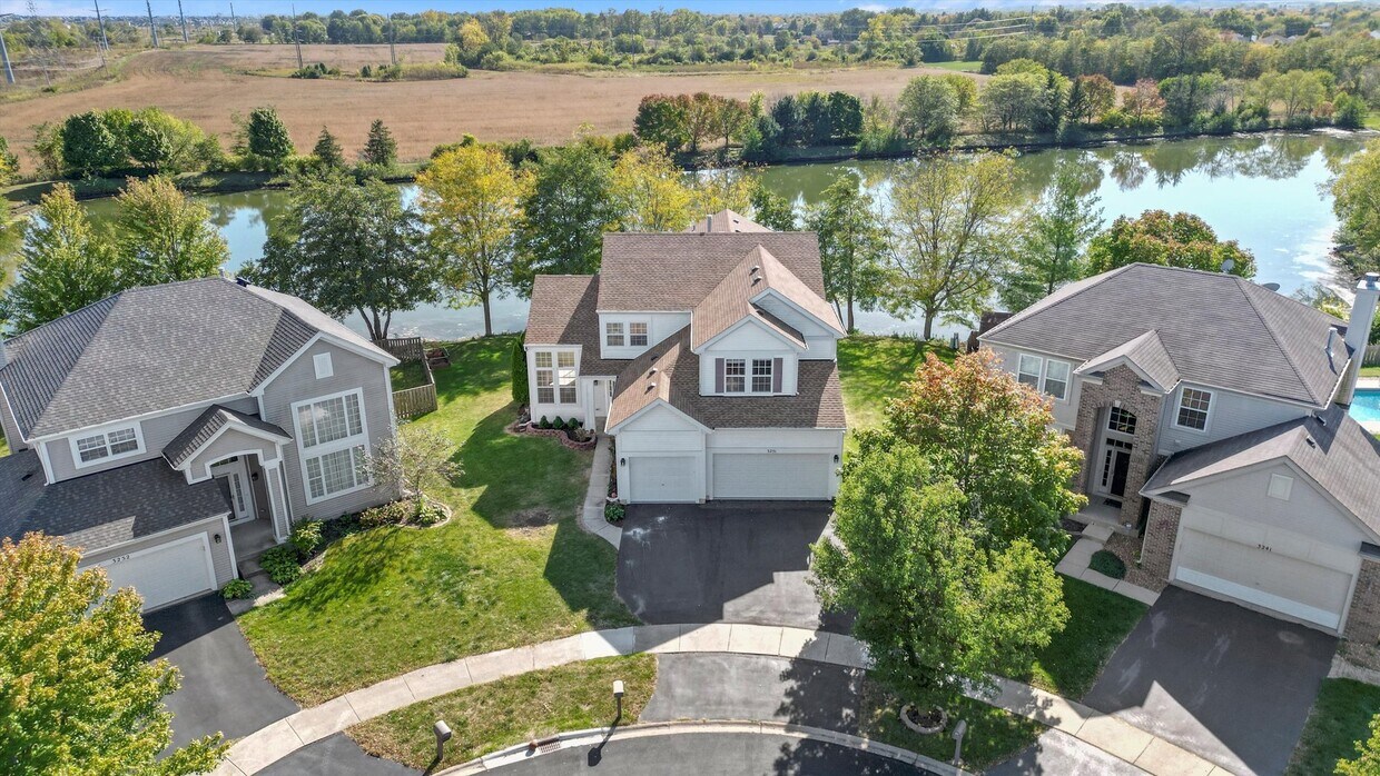 Foto principal - 3251 Thunderbird Ct E