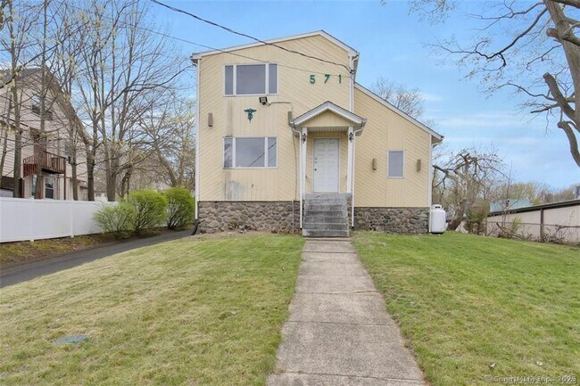 Foto del edificio - 571 Wolcott St