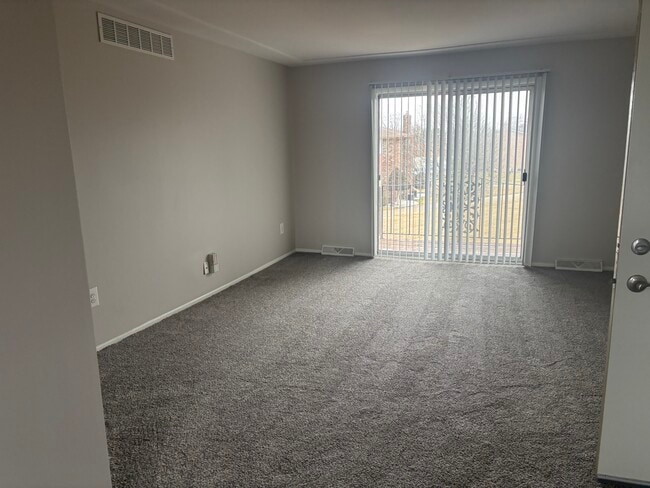 Building Photo - Rivercrest Apartments