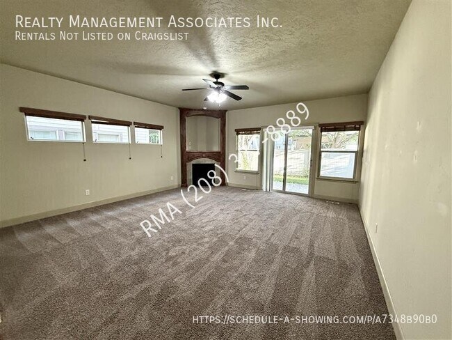 Foto del edificio - 2530 E Satterfield St