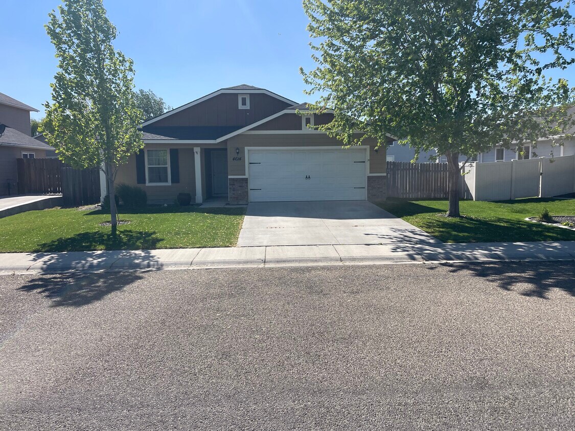 Foto principal - 4614 Braeburn Ave