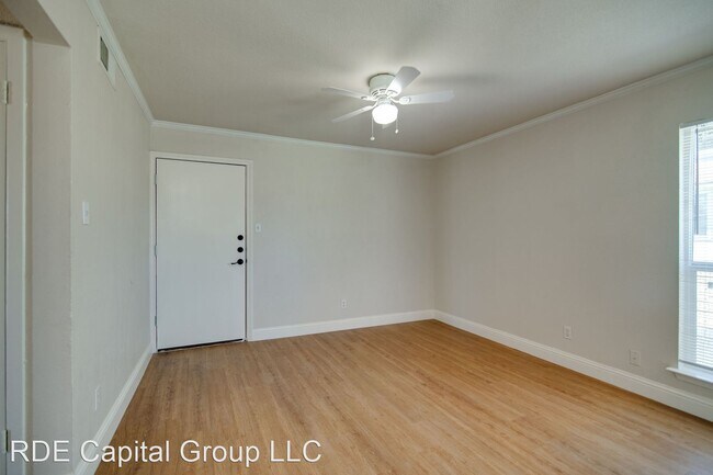 Building Photo - 304 E Mitchell St