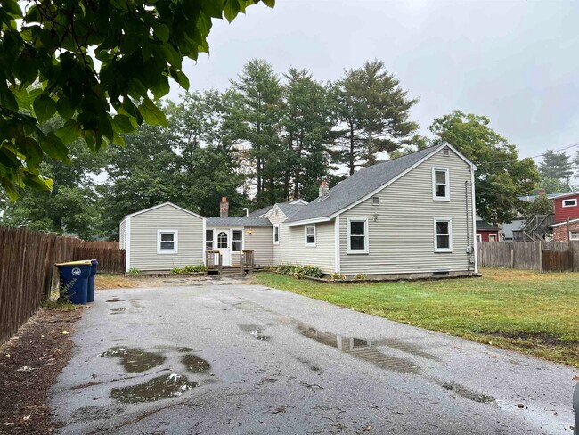 Building Photo - 235 Main St