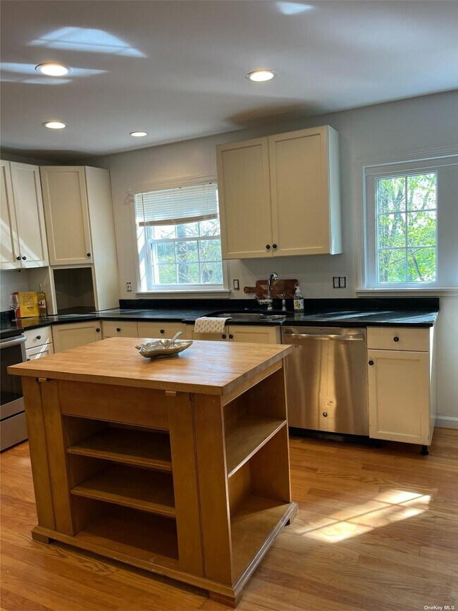 Foto del edificio - 154 Beverly Rd