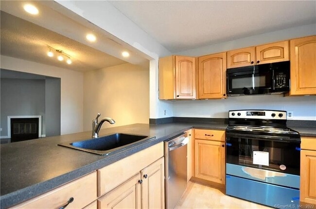 Building Photo - 507 Carlton Ln
