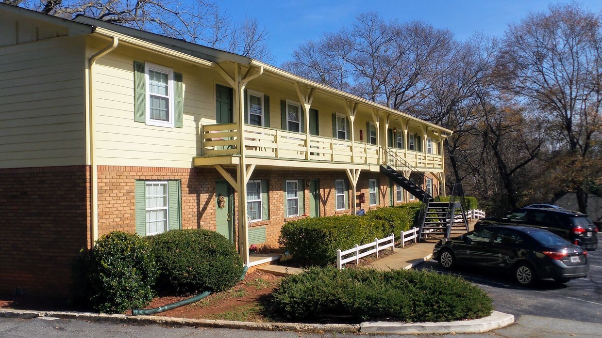 Midwood Terrace Apartments in Marietta, GA