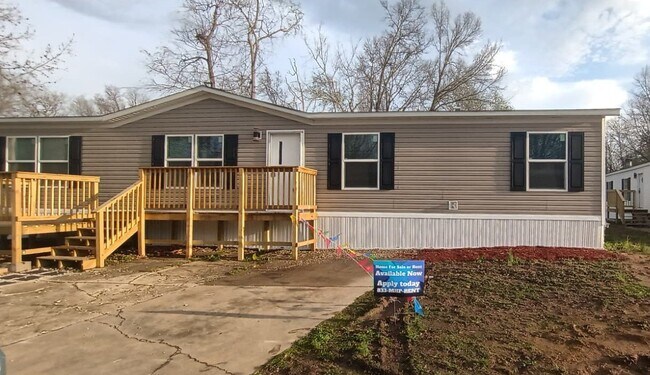 Building Photo - 82 Deerwood Park