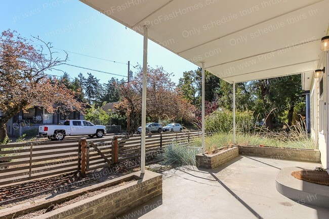 Foto del edificio - 5527 SE 71st Ave